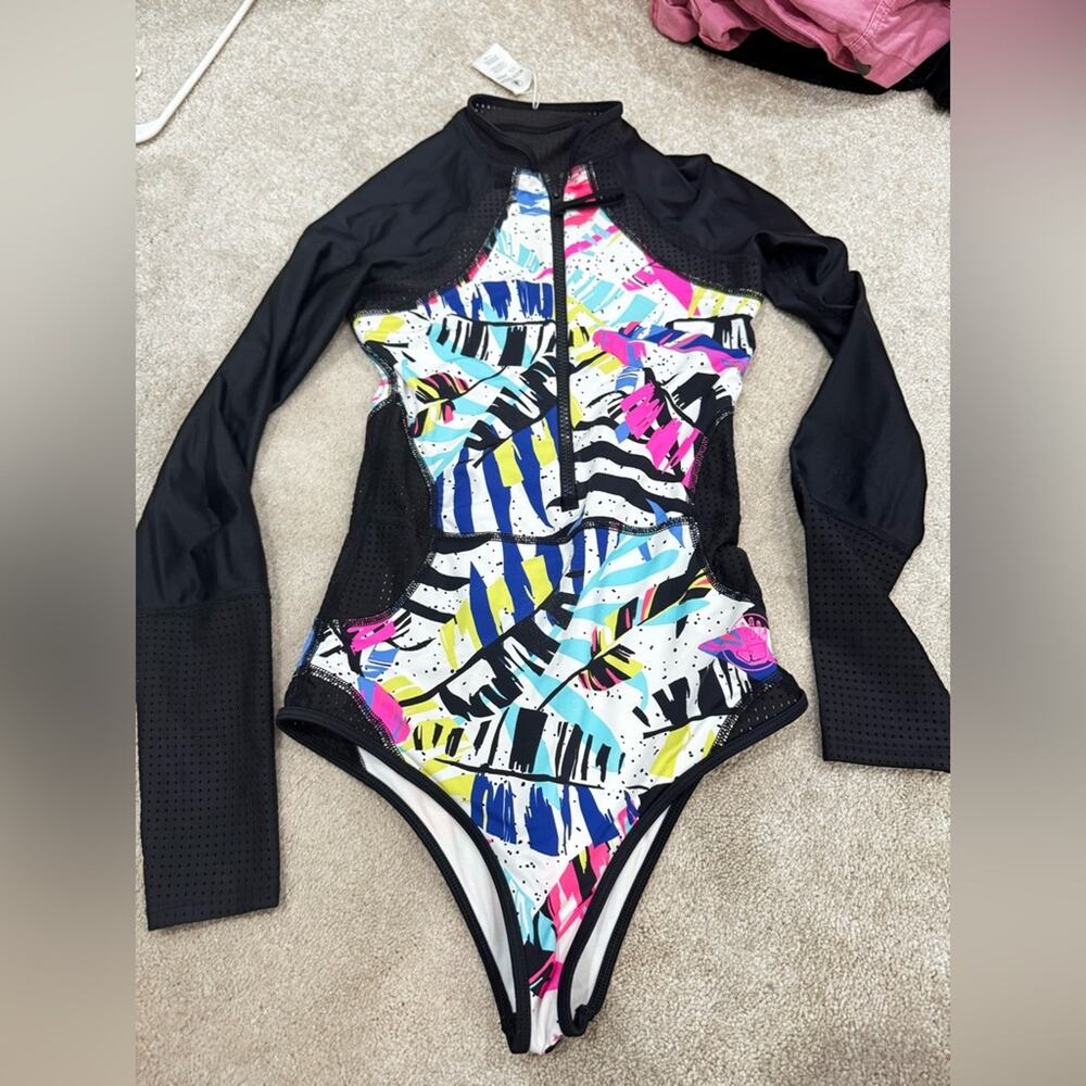 Body Glove Black and Pink Rashguard Swimsuit, size XS
